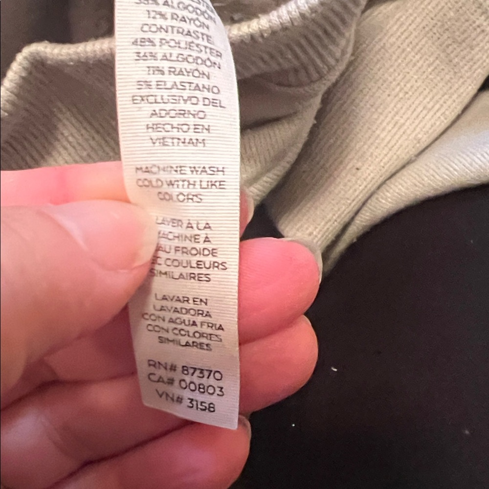 Alo Light Grey Crewneck Sweatshirt Small Worn with some pilling- - Picture 14 of 15